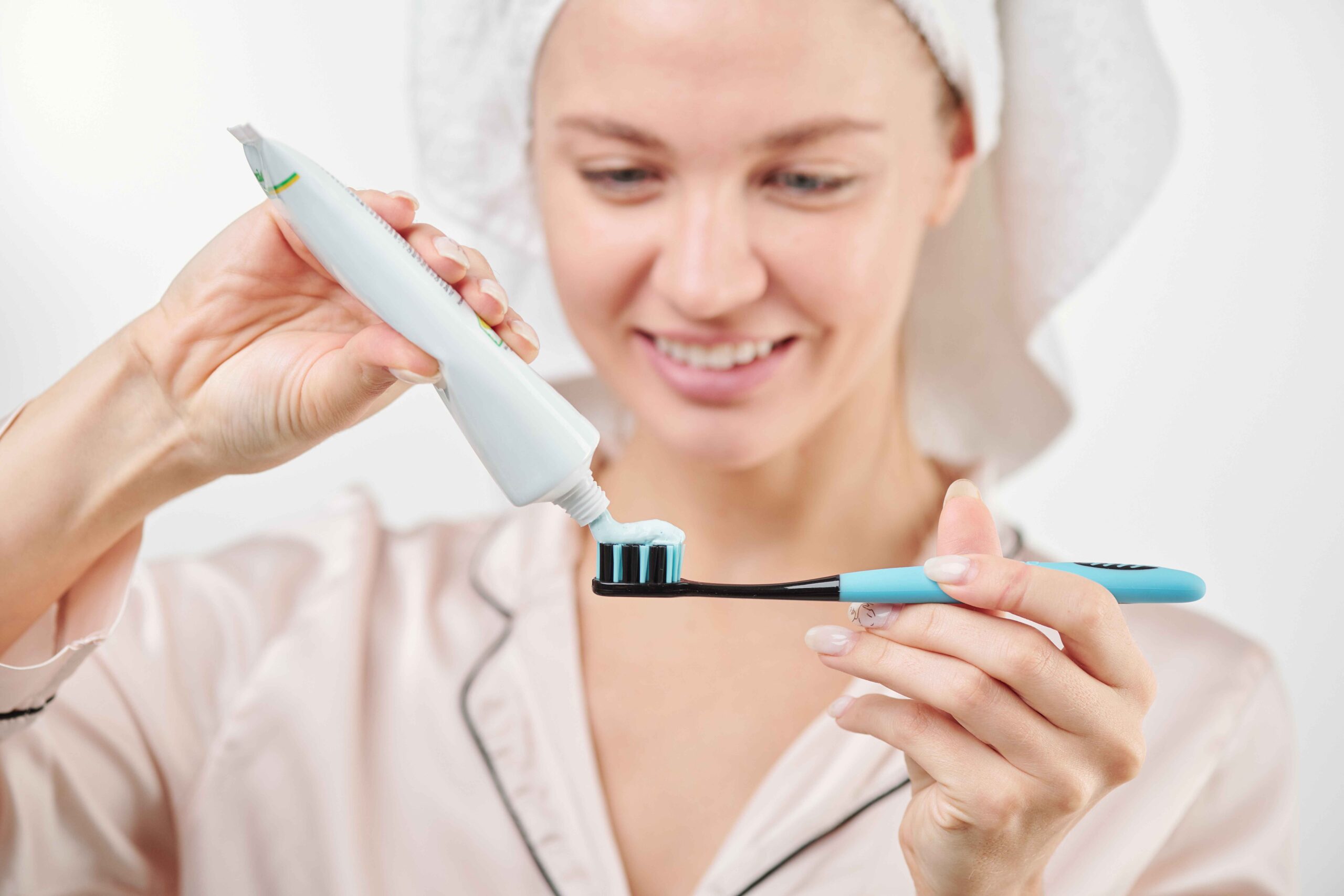 Guide to Caring for Your Electric Toothbrush: Maintenance and Tips