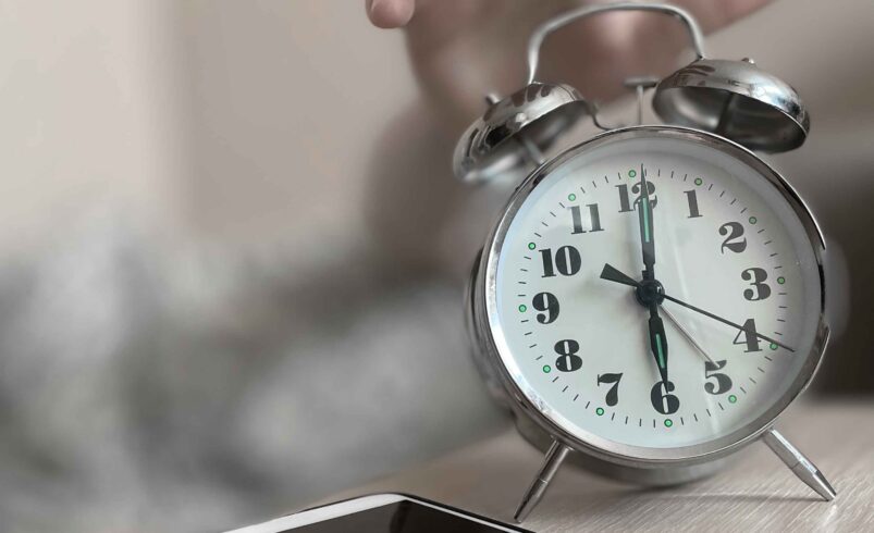 Digital Alarm Clock Keeps Resetting the Time? Here’s What’s Wrong