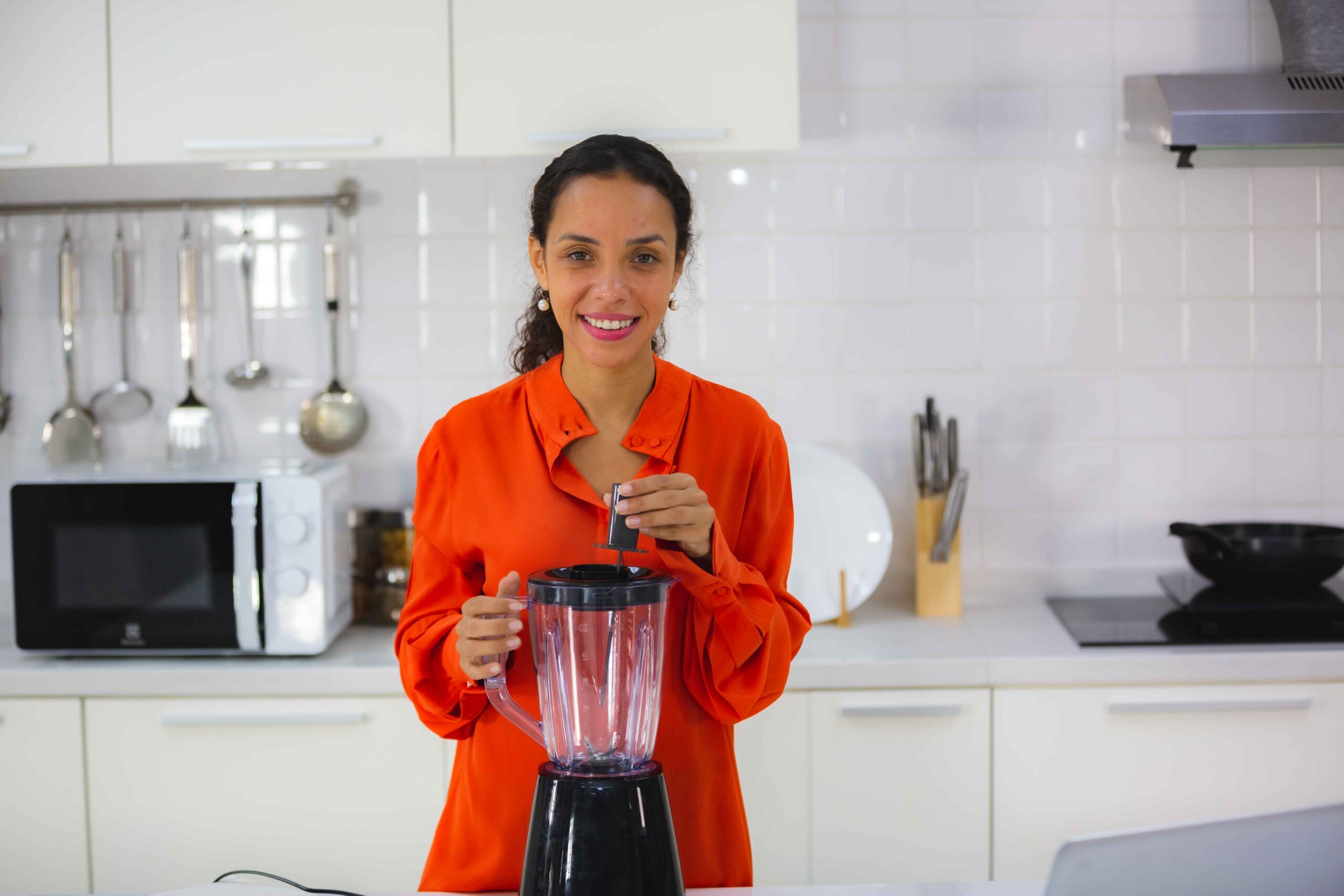 How to Deep Clean Your Blender So It Doesn’t Smell or Get Cloudy