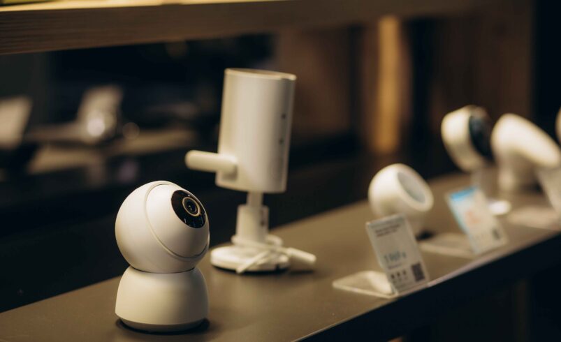 Wireless Security Camera: Real-Time Monitoring with Motion Detection and Mobile Alerts